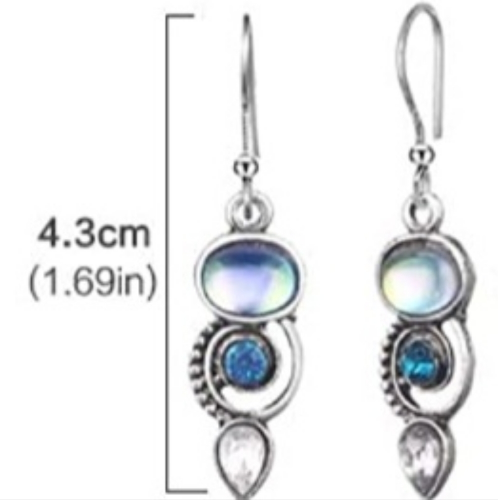 Vintage Style Earrings - Picture 2 of 2